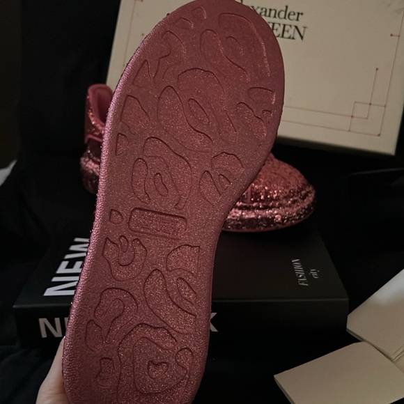Alexander McQueen glitter sneakers. NWT! AMAZING - Picture 4 of 4